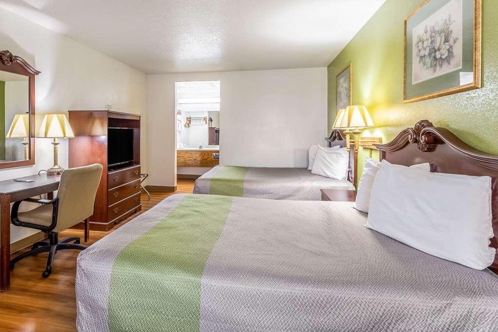 Rodeway Inn Santa Rosa Oda fotoğraf